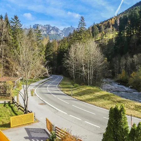 Two-bedroom In Annaberg/lammertal Apartment Annaberg im Lammertal